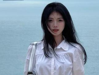 穿越“51cgfun苹果版”，迎接一波又一波让你脑洞大开的八卦，飘散在角落里汇聚成狂欢！