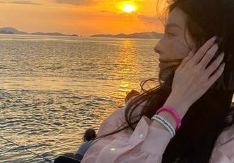51吃瓜网给你地址了，在线看免费的瓜，花式八卦全靠它，从此摘瓜不觉累！