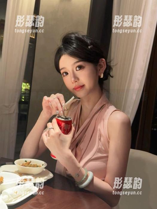 下载911黑料，我的午饭不香，但八卦真有味！