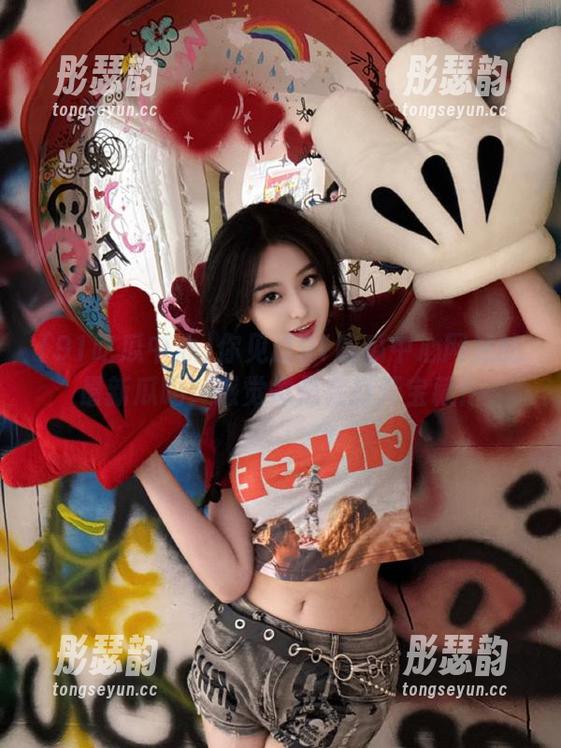 91吃瓜中心 你见过91吃瓜中心网站的最新瓜吗?感觉像是在打开宝藏!