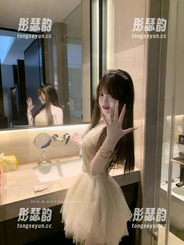 呜呜呜，节操没了，进www吃瓜网36wcc传送门就被瓜撞个正着！