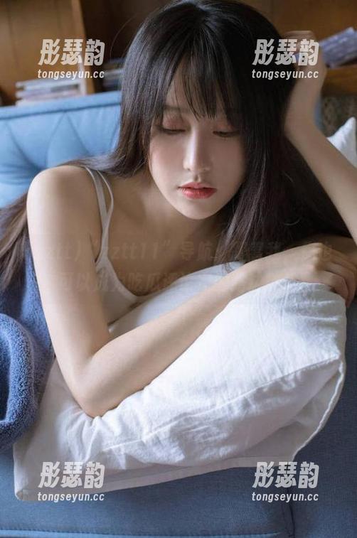 “zztt11”导航：跟着我，你也可以成为吃瓜评论家的路边摊！