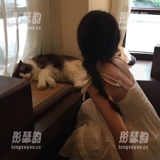 我下载“一起吃瓜com”，然后一直疯狂刷新……