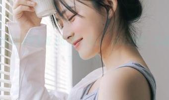 吃瓜网苹果版上的第一热门，总让我想：这瓜还能再大一些吗？