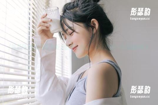 吃瓜网苹果版上的第一热门，总让我想：这瓜还能再大一些吗？
