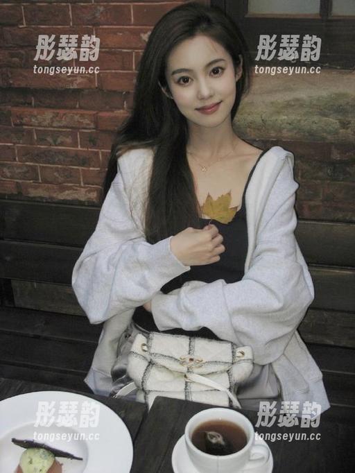 当吃瓜网站网页上的热门话题变成了我每天的消遣？