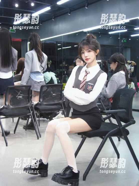 一周热搜吃瓜看，资源全在黑料不打烊里