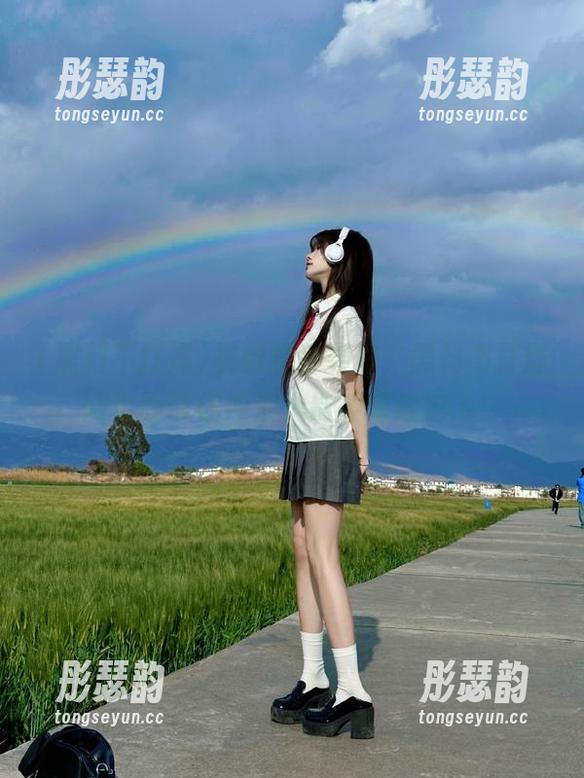 视频疯狂轰炸，黑料不打烊网页版带你冲浪，别被海浪拍飞！