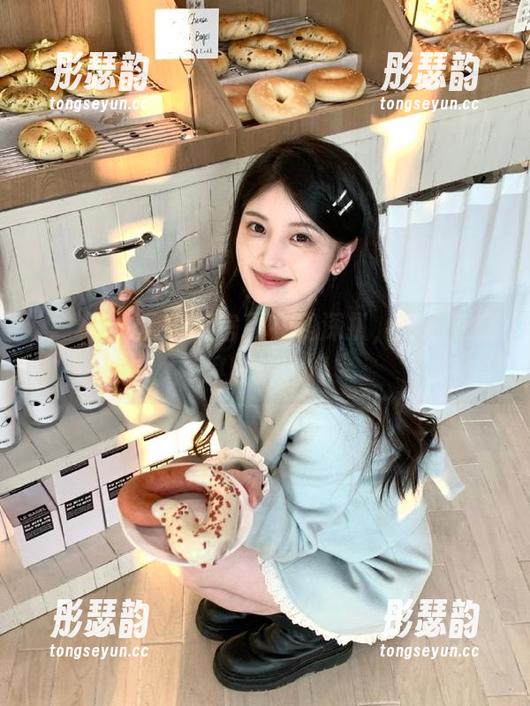 黑料社官网在线深扒，吃瓜速度堪比快递啊